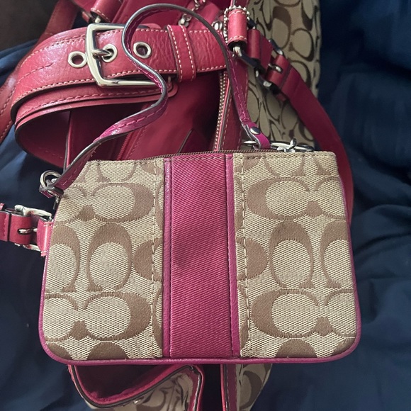 Authentic Coach bag with matching coin purse wristlet.  Pink and Beige. - Picture 7 of 8